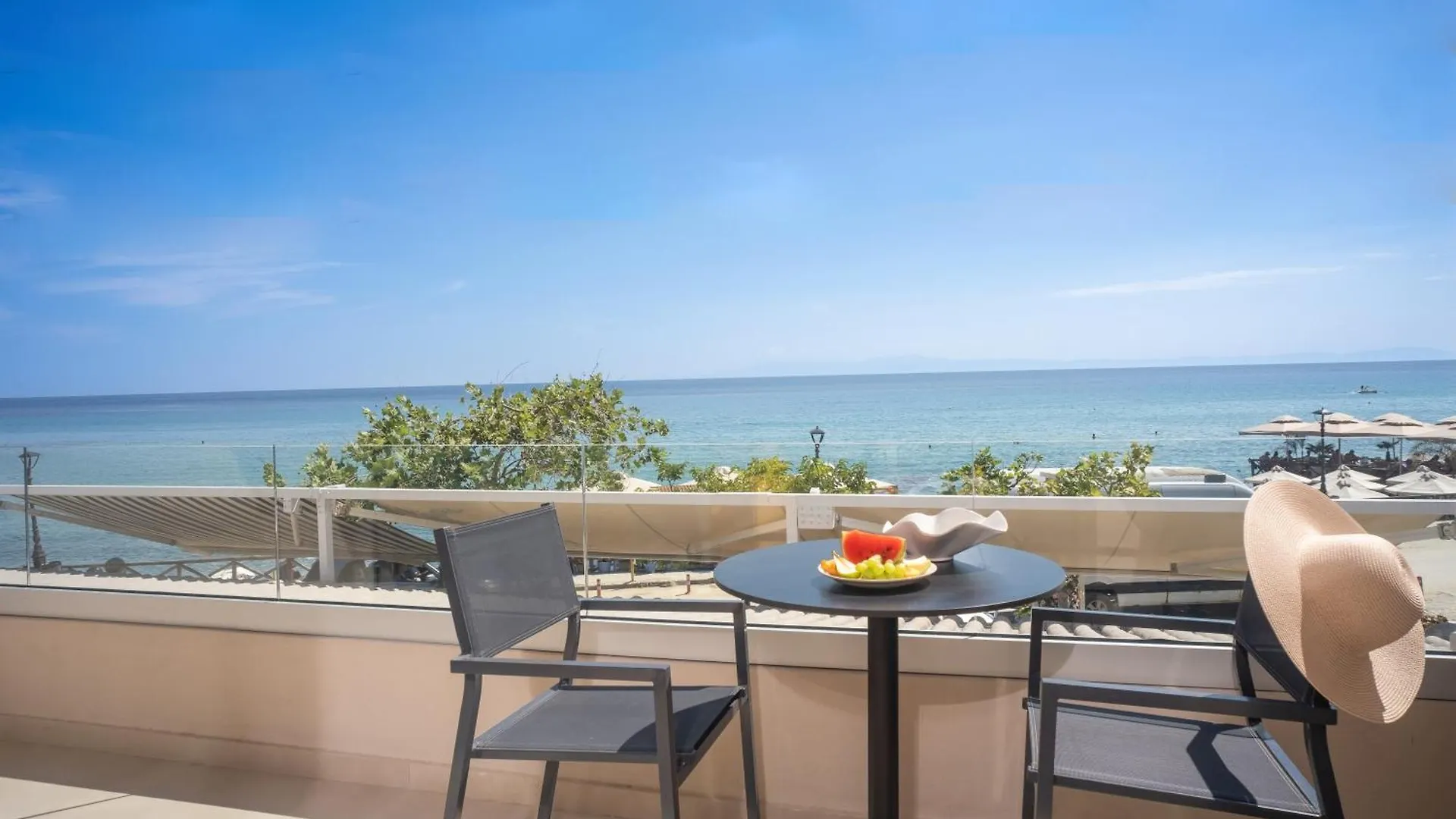 Apartment Kyparissis First Class Kalandra